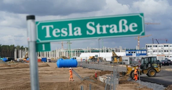 Kolejne kontrowersje wokół zakładu Tesli w Niemczech