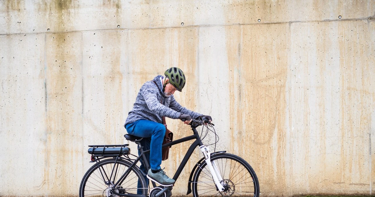 Duże zmiany dla rowerzystów. Kask podczas jazdy będzie obowiązkowy?