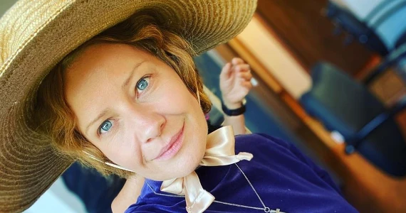Małgorzata Kożuchowska jako Organiścina w „Chłopach”