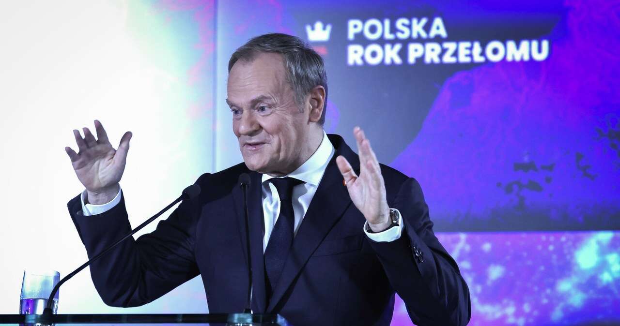 Donald Tusk nie kryje radości z odbicia w przemyśle. 