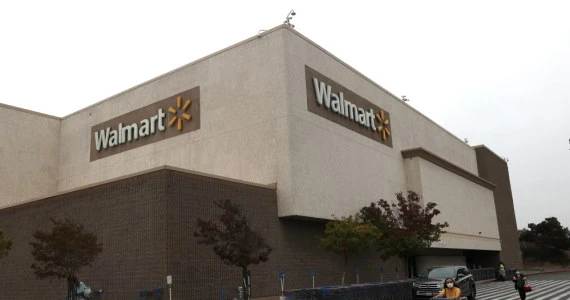 Wybory w USA. Walmart wycofuje z półek broń i amunicję