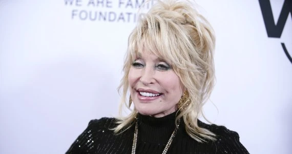 Dolly Parton nie zamierza zrezygnować z operacji plastycznych