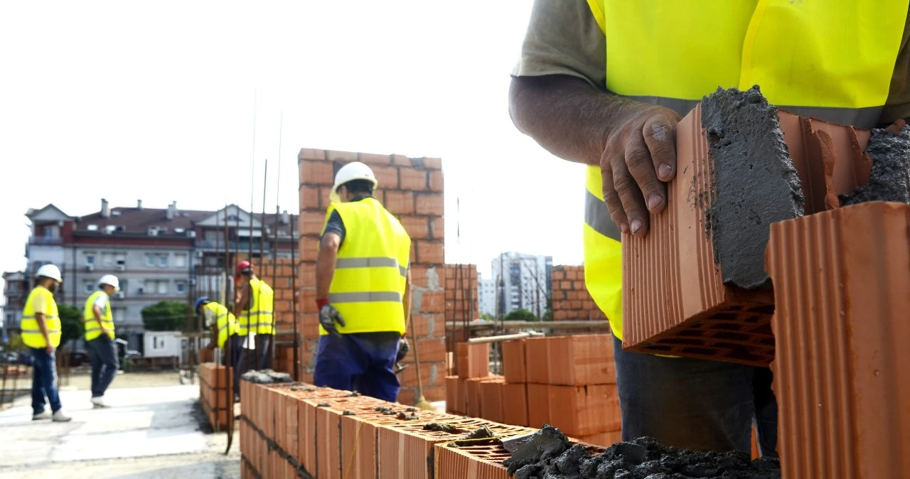 Coraz mniej wakatów dla pracowników fizycznych. W tych zawodach łatwiej o pracę