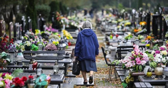 Informacja o dostępności cmentarzy w Dniu Wszystkich Świętych w piątek