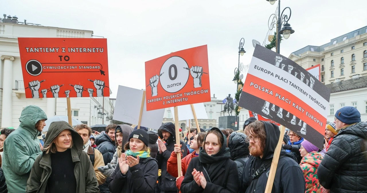 Twórcy protestują w sprawie tantiem. Ministerstwo chce działać szybko, ale Polska nie uniknie kar
