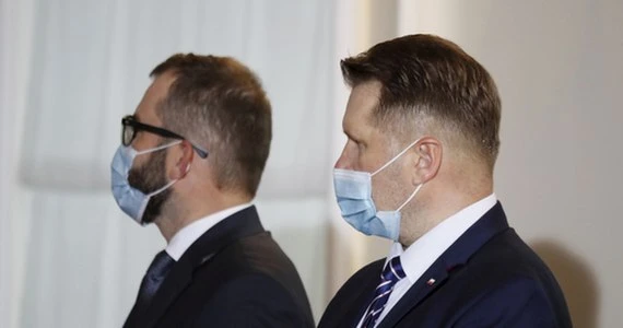 Nieoficjalnie: Wszystkie osoby, które od piątku miały kontakt z Czarnkiem w kwarantannie