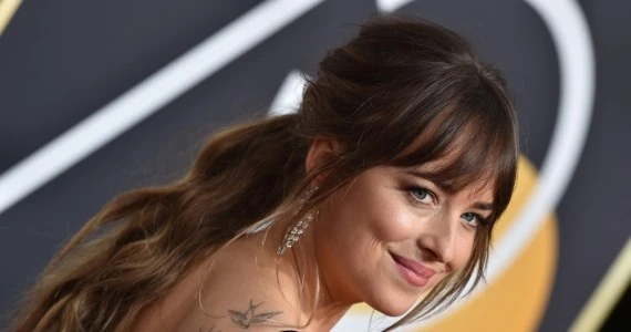 Dakota Johnson zagra główną rolę w serialu o kobiecie wychowanej w znanej sekcie