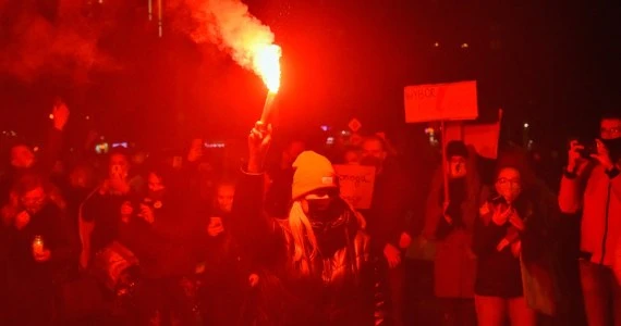 Protesty po decyzji TK w sprawie aborcji. Zatrzymano już blisko 80 osób