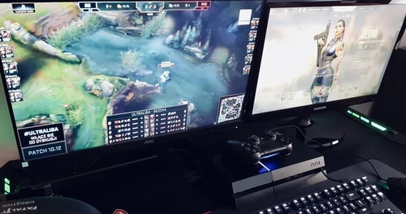 Pro-Gamer D5000 LED - biurko do zadań specjalnych