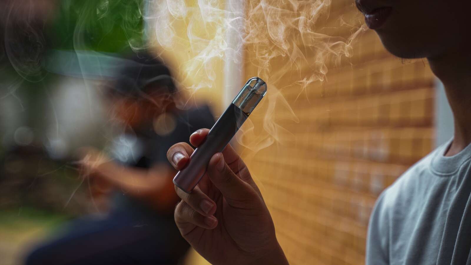 Tobacco use for teens hits 25-year low: Report