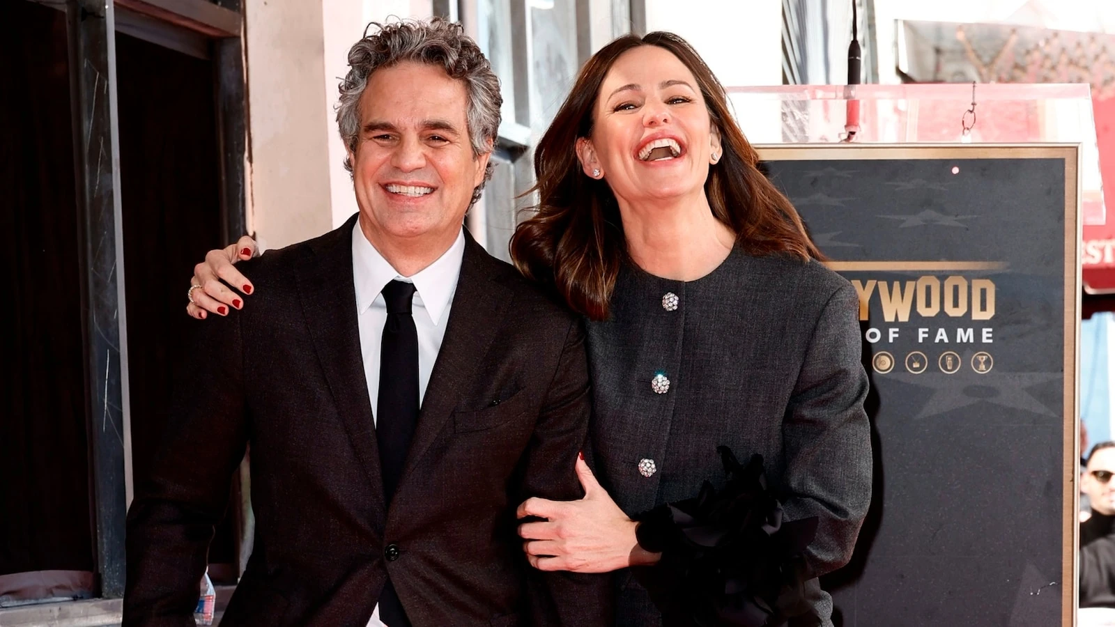 Frazer Harrison/Getty ImagesMark Ruffalo honored by '13 Going on 30' co-star Jennifer Garner at star ceremonyRuffalo received a star on the Hollywood Walk of Fame on Thursday.2/8/2024 04:25:00 EST