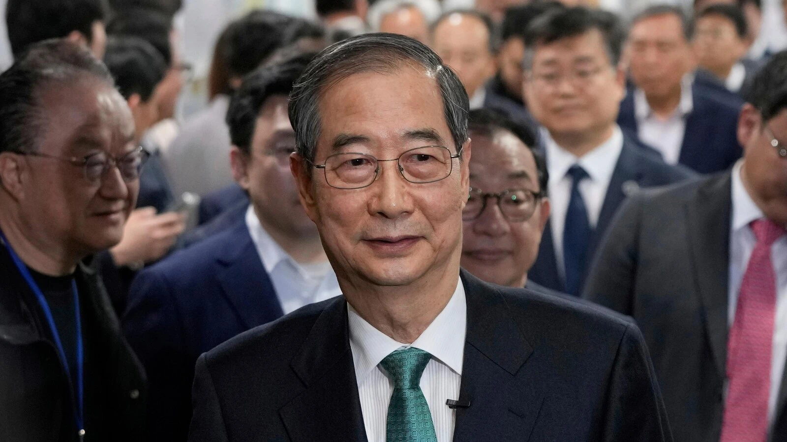South Korea's ex-Prime Minister Han says he will seek the presidency in June election