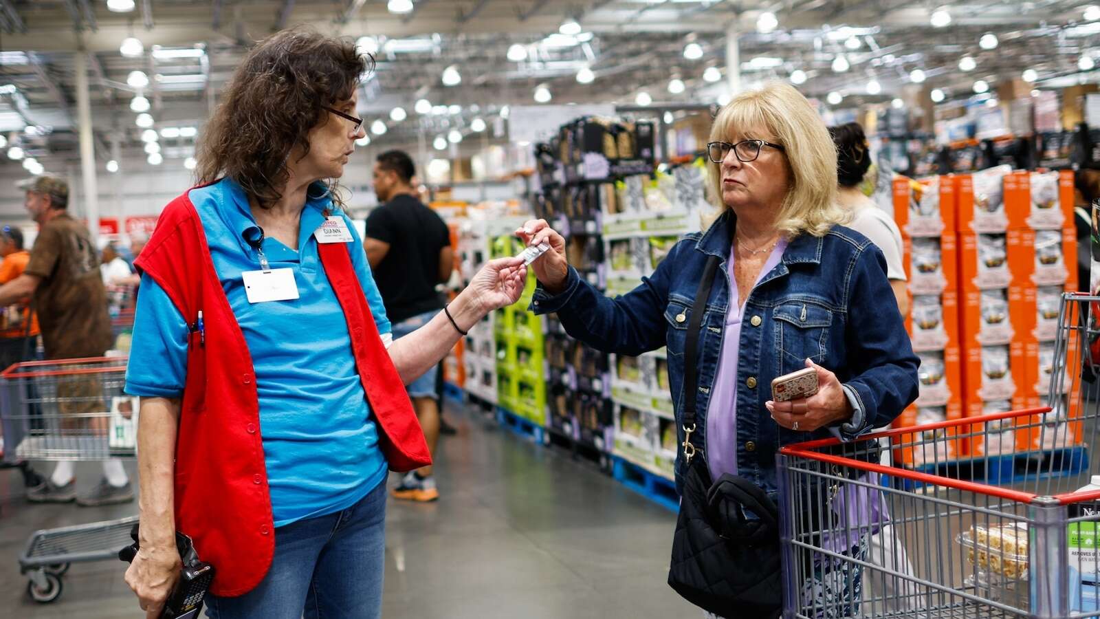 Costco announces slight increase to membership fees starting Sept. 1The new fees apply to members in the U.S. and Canada.7/11/2024 11:16:01 EDT