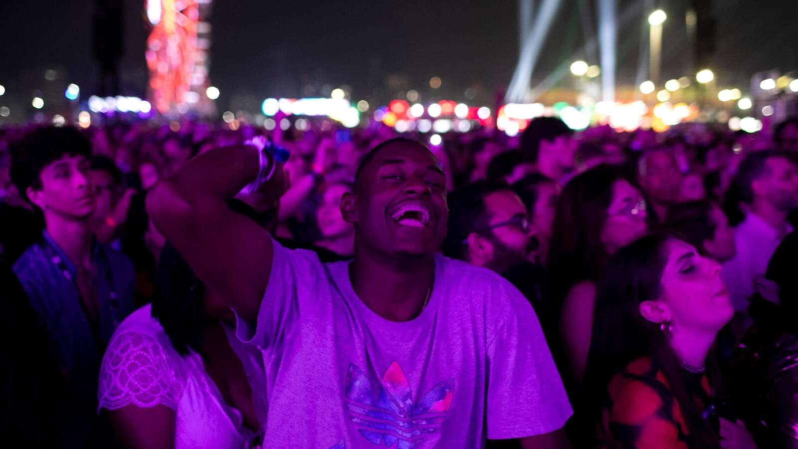 Rock in Rio's sign language pumps up Brazil's deaf audience