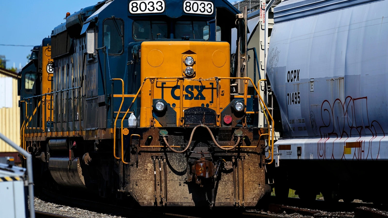 CSX profit falls 14% in the second quarter even though rail shipments were flat