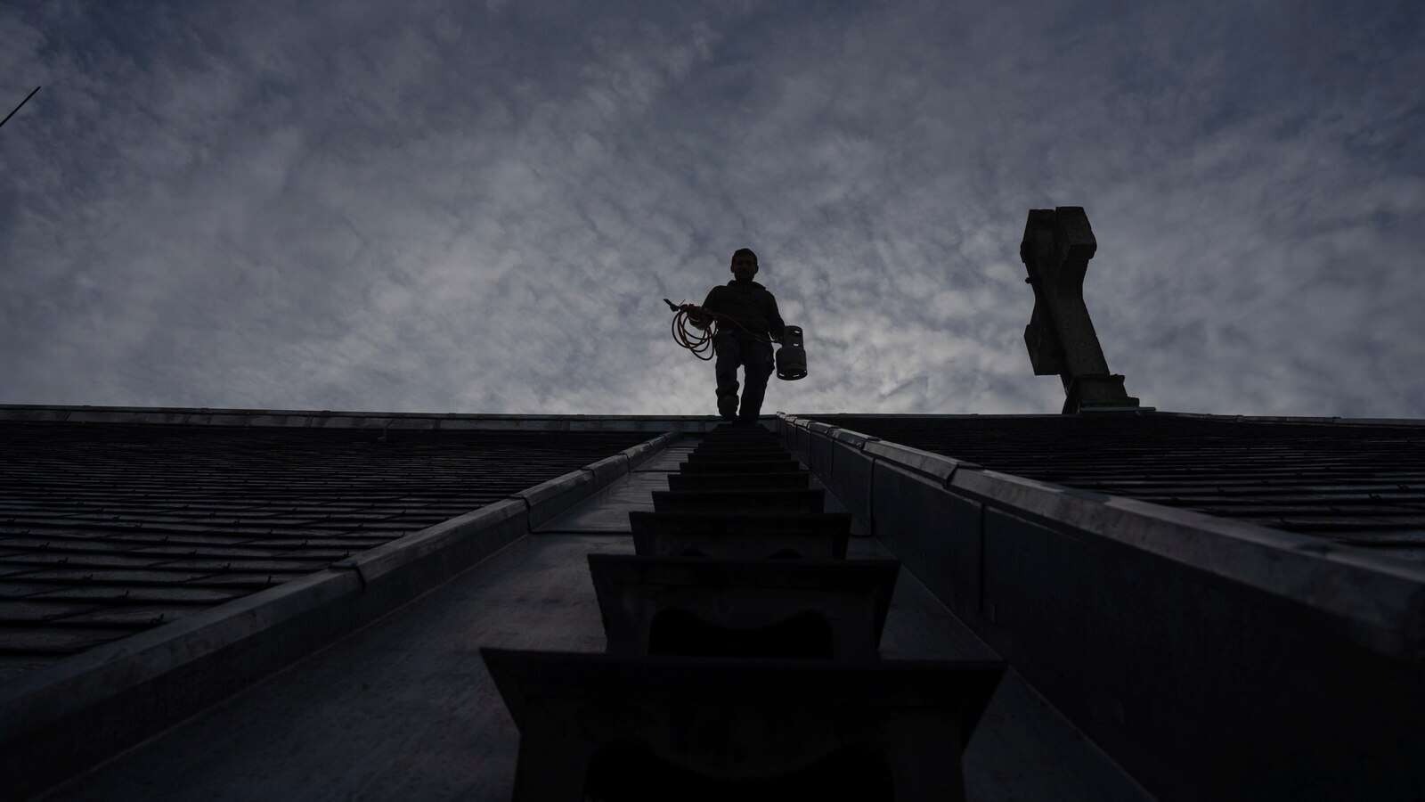 The roof restorers of Paris now have UNESCO World Heritage recognition