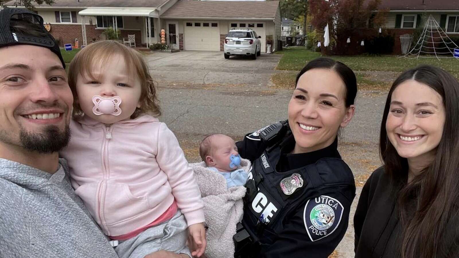 Michigan police officer helps escort speeding couple in labor to hospitalMary Weertz went into active labor one day before her due date on Oct 17.10/29/2024 05:25:36 EDT