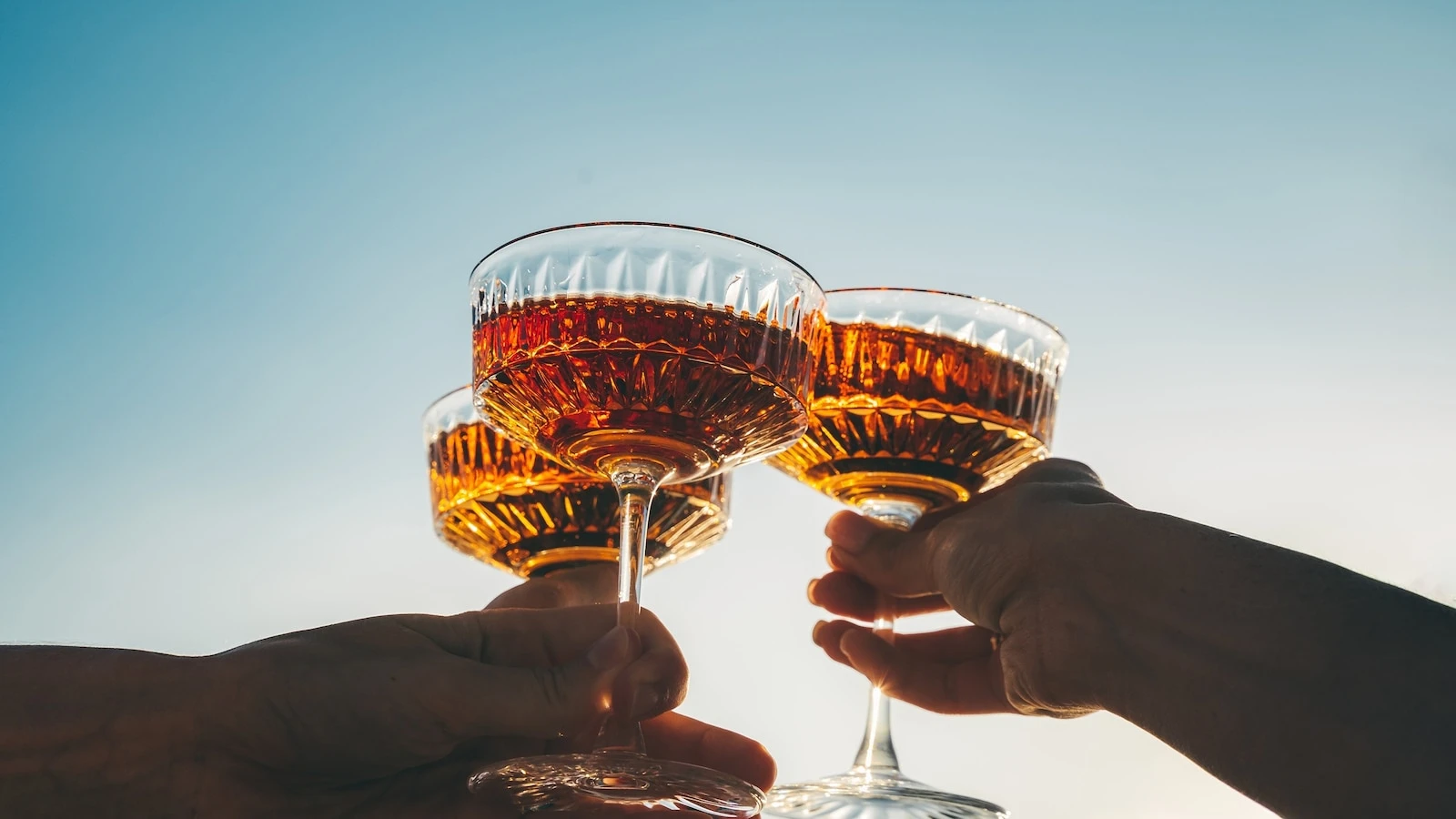 The rise of a 'sober curious' lifestyle: Wellness advocates blaze booze-free trailsFitness influencer Kendall Toole shares her own experience cutting alcohol. 8/19/2024 08:47:20 EDT
