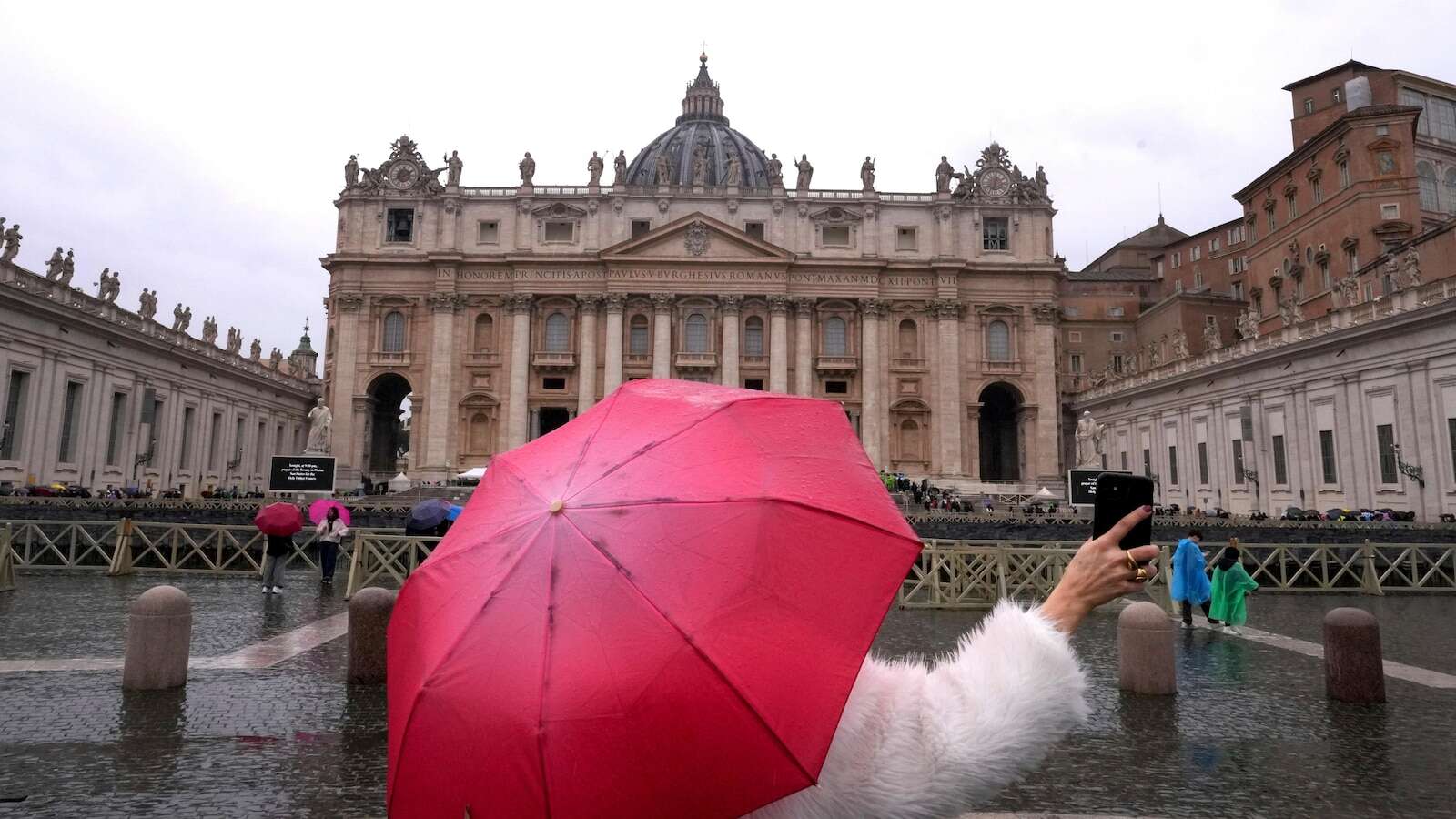 Pope stable and resting in hospital, again skips Sunday noon blessing as he recovers from pneumonia