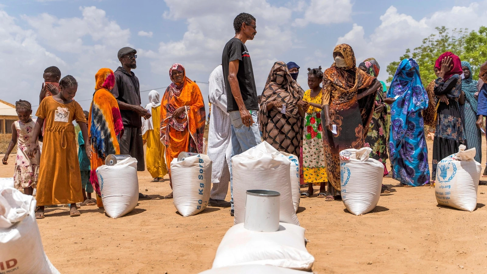 Driven to starvation, Sudanese people eat weeds and plants to survive as war ragesAmid battles and food insecurity across Sudan, many people are turning to weeds and wild plants to sustain them15 minutes ago