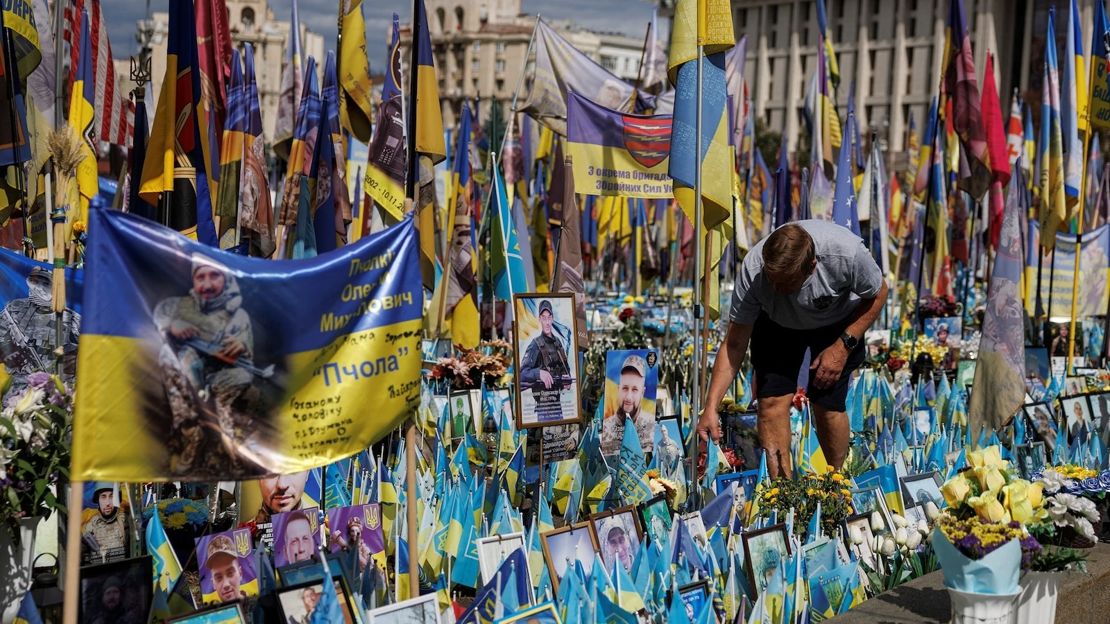 Why a Putin-Zelenskyy meeting matters -- and why it might not happenThe White House is pushing to bring the two men together in pursuit of peace.5 minutes ago