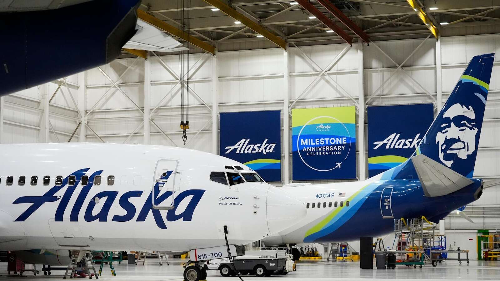 Alaska Airlines will spread its wings by flying to Tokyo and Seoul beginning next year