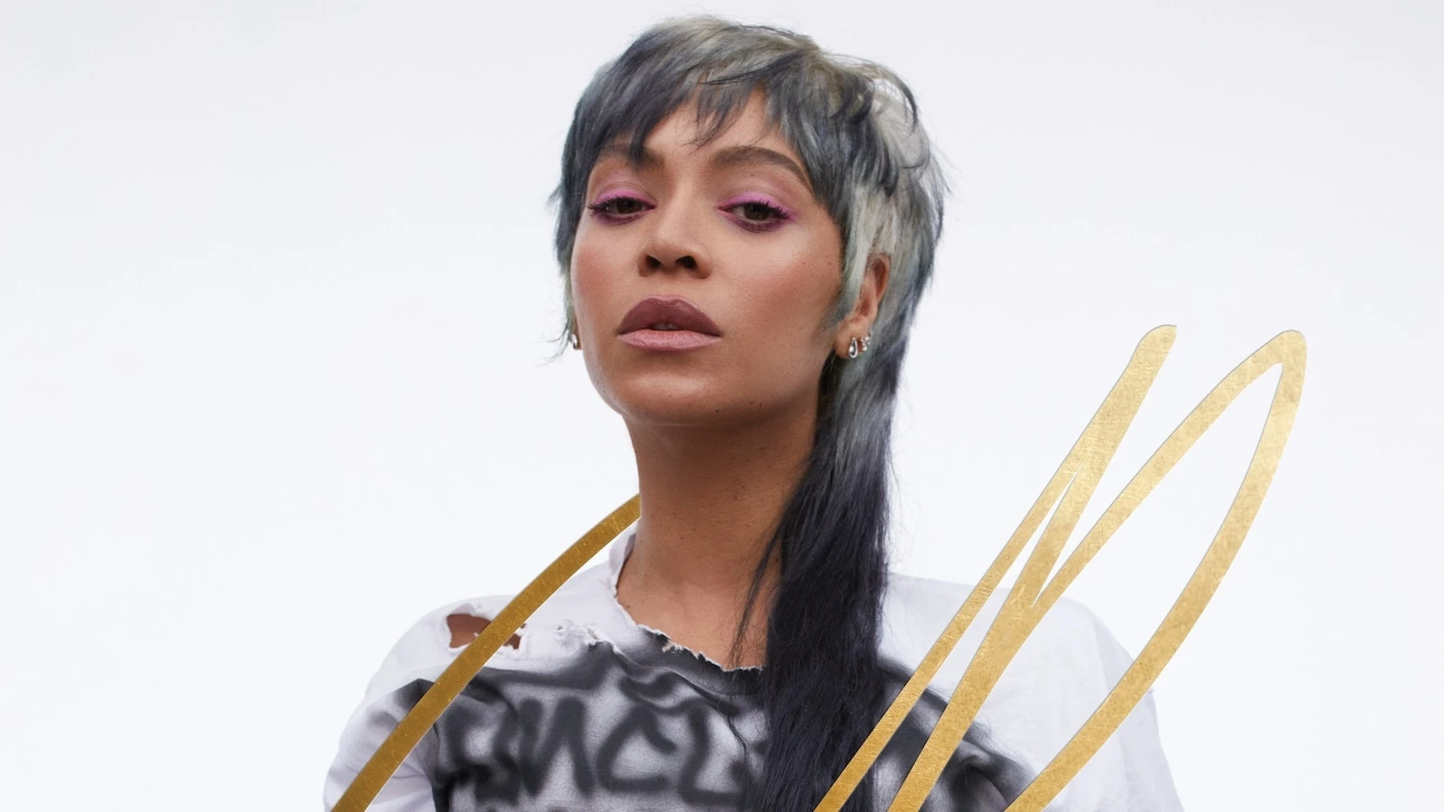 Beyonce rocks a mullet, red hair, bangs and more for CR Fashion BookShe's one of one.3/1/2024 06:17:52 EST