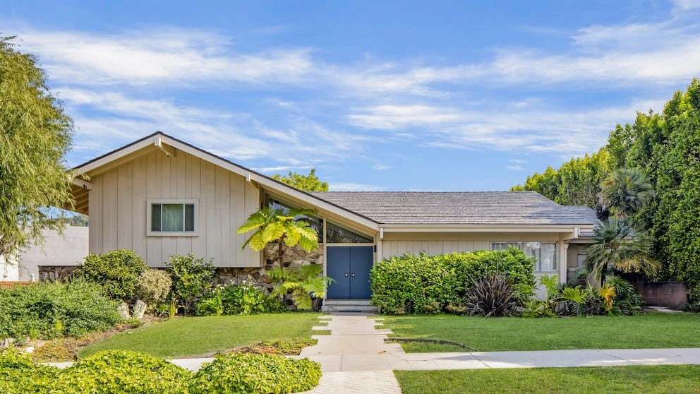 Iconic 'Brady Bunch' house sold to new owner 4 years after renovationThe Studio City house was featured in 2019's 
