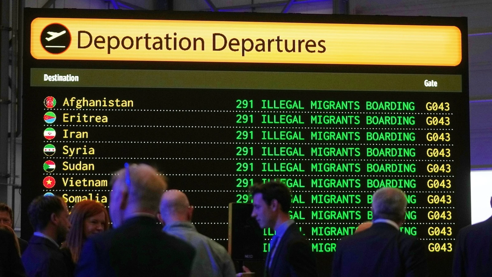UK's hard-right Reform party says it will mass deport migrants if it wins power