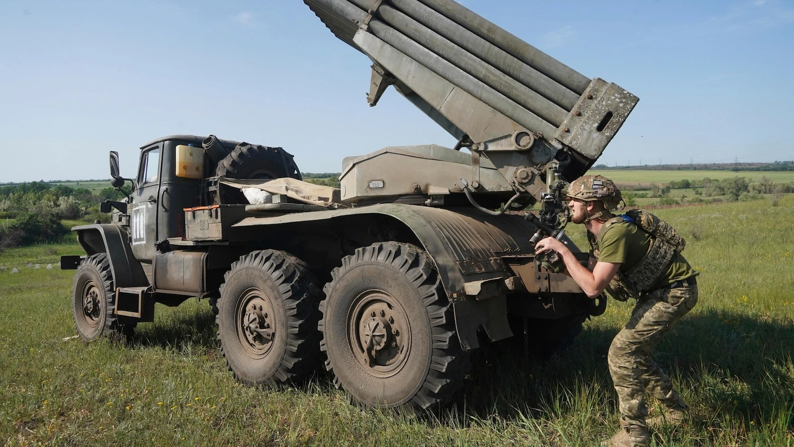 Russia ramps up offensives on 2 fronts in Ukraine as both sides seek an advantage before fall
