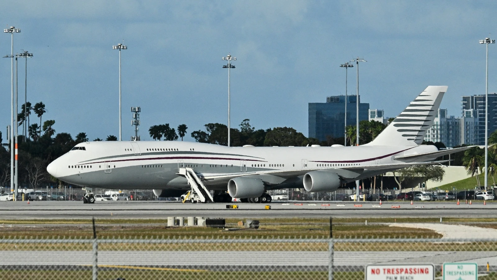 Pentagon accepts 'unconditional donation' of Qatari jet, agreement says: Sources