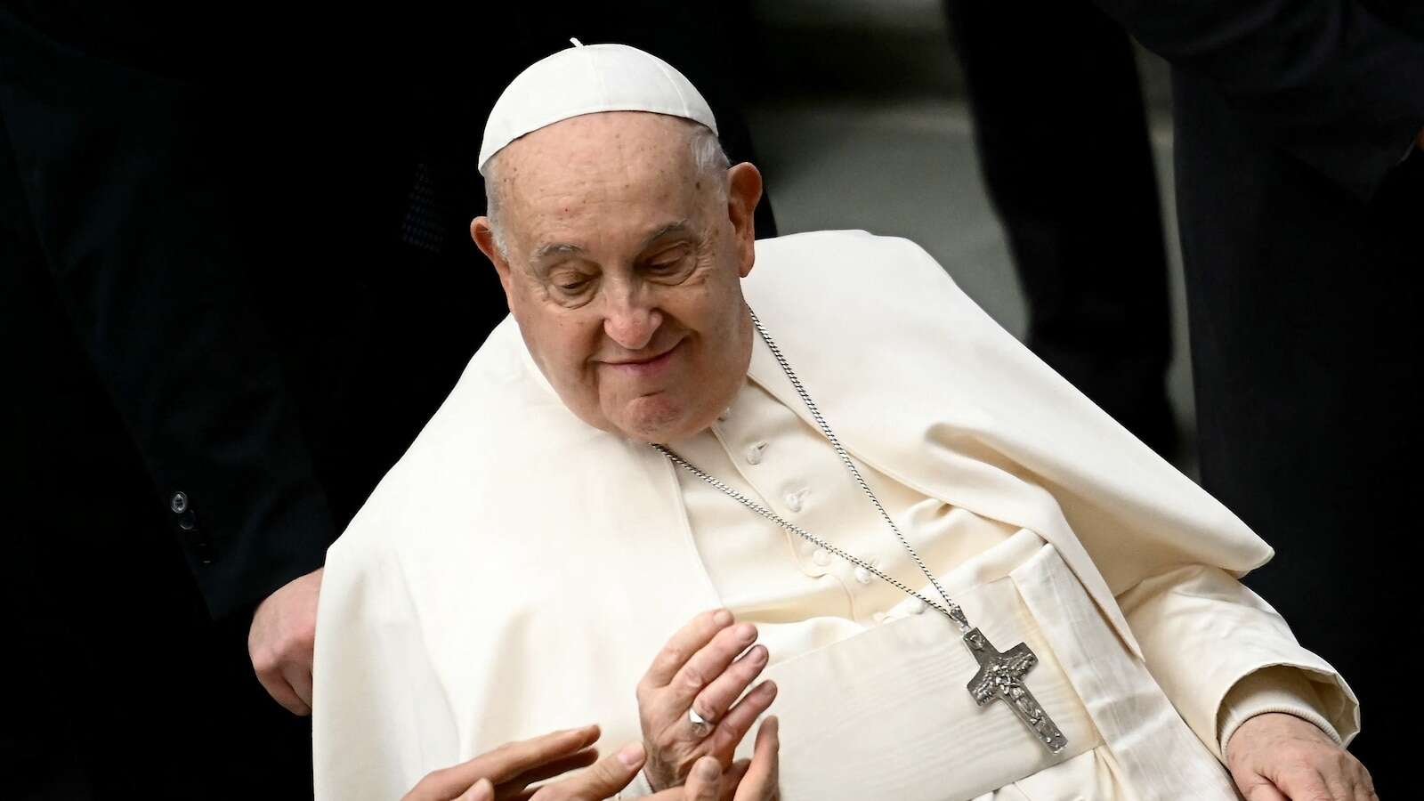 Pope Francis falls, injures arm at residenceThe pontiff fell at his residence on Thursday, Vatican officials said.1/16/2025 07:31:38 EST