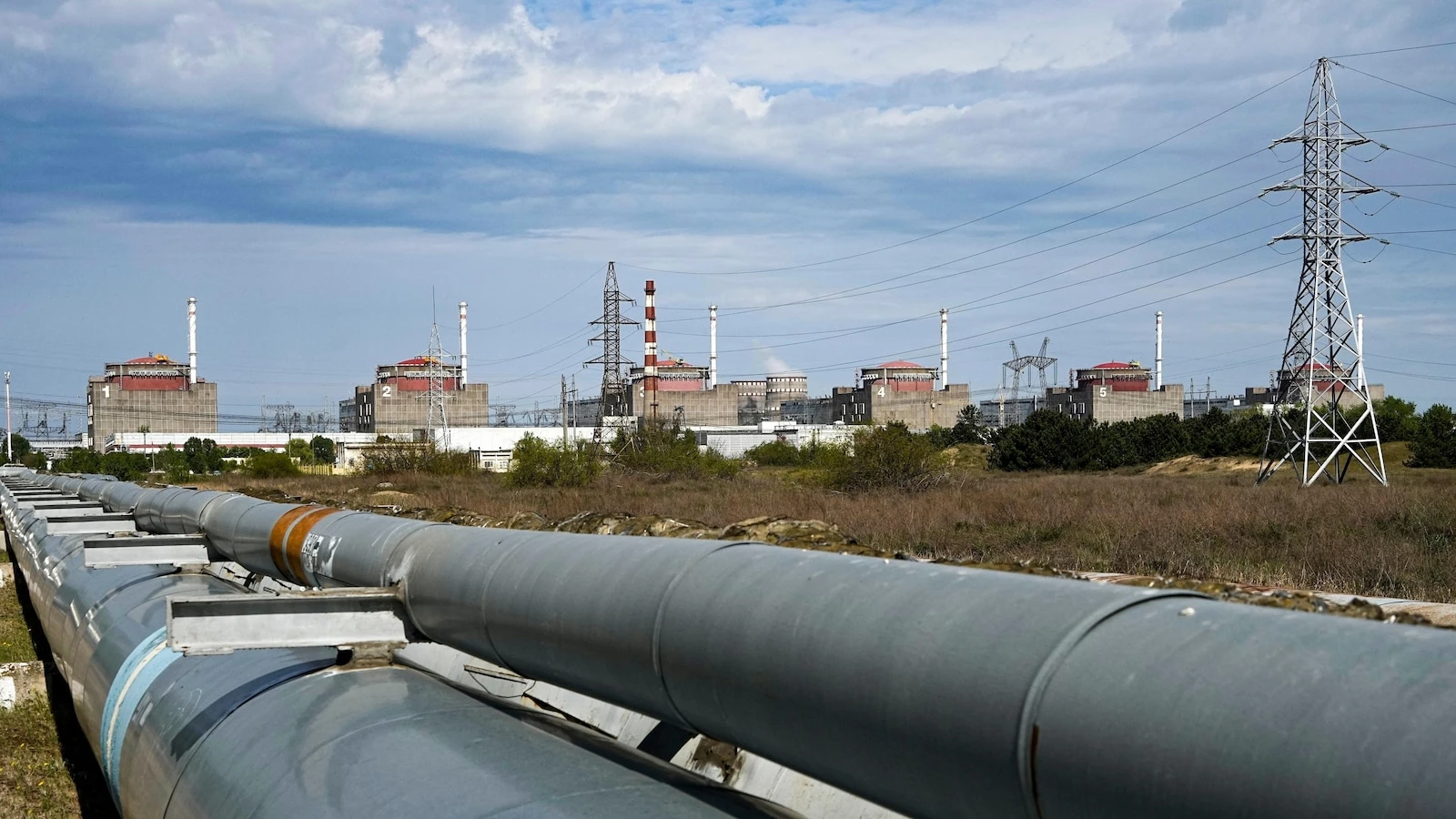 Zelenskyy and UN atomic agency head warn of heightened risk at huge Ukrainian nuclear plant
