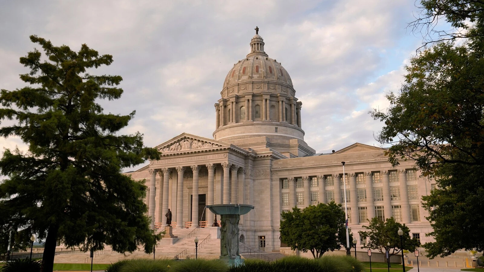 Missouri lawmaker calls to allow divorce during pregnancy. Why can't it happen there already?