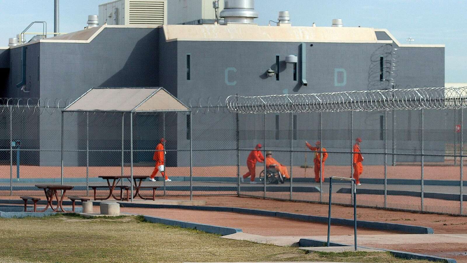 Lawyers for inmates ask judge to take over health care services in Arizona prisons