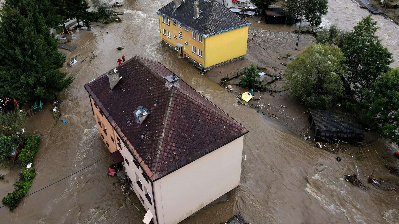 Czech vote in Senate and regional elections in the aftermath of massive flooding