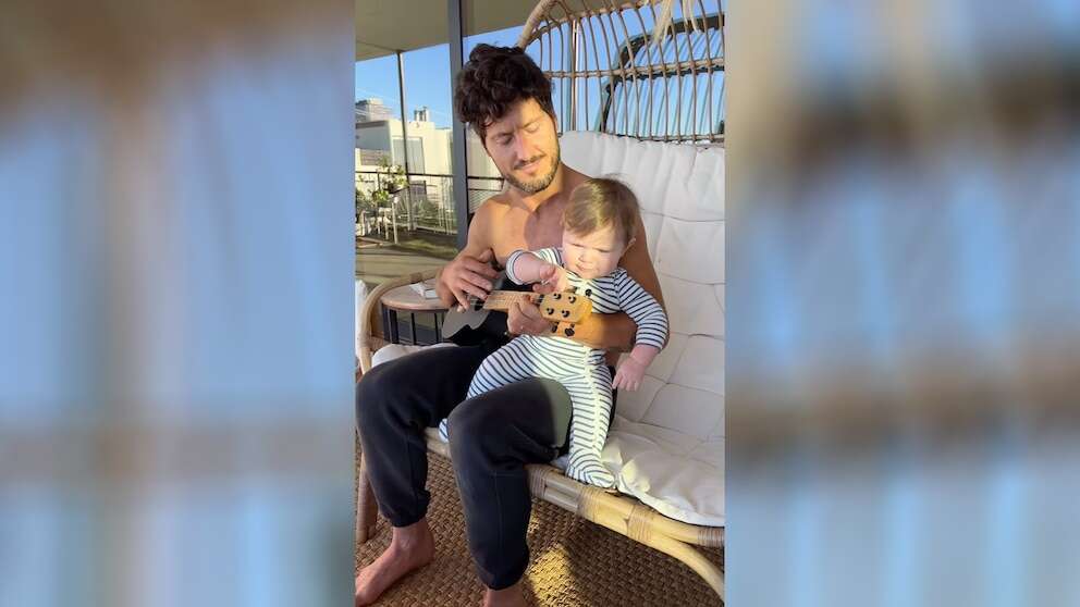 'DWTS' pro Val Chmerkovskiy performs sweet duet with son Rome: Watch here