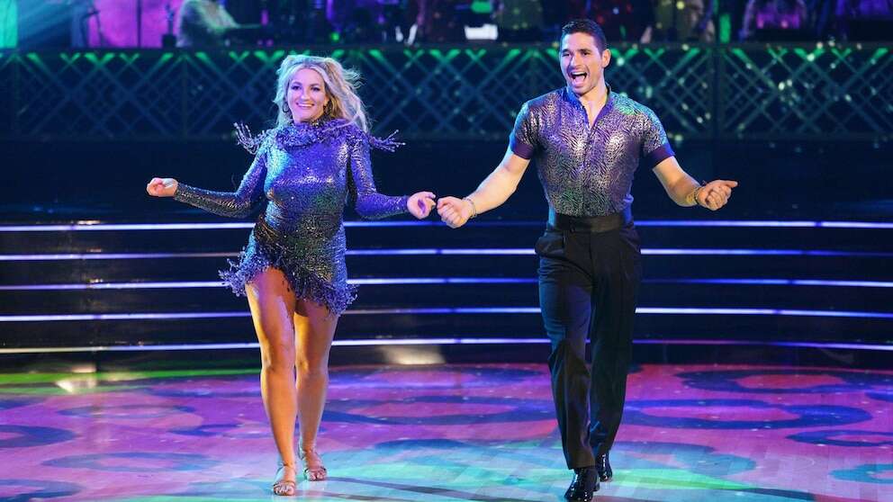 Jamie Lynn Spears reflects on 'Dancing with the Stars' eliminationJudge Derek Hough called Spears' elimination 