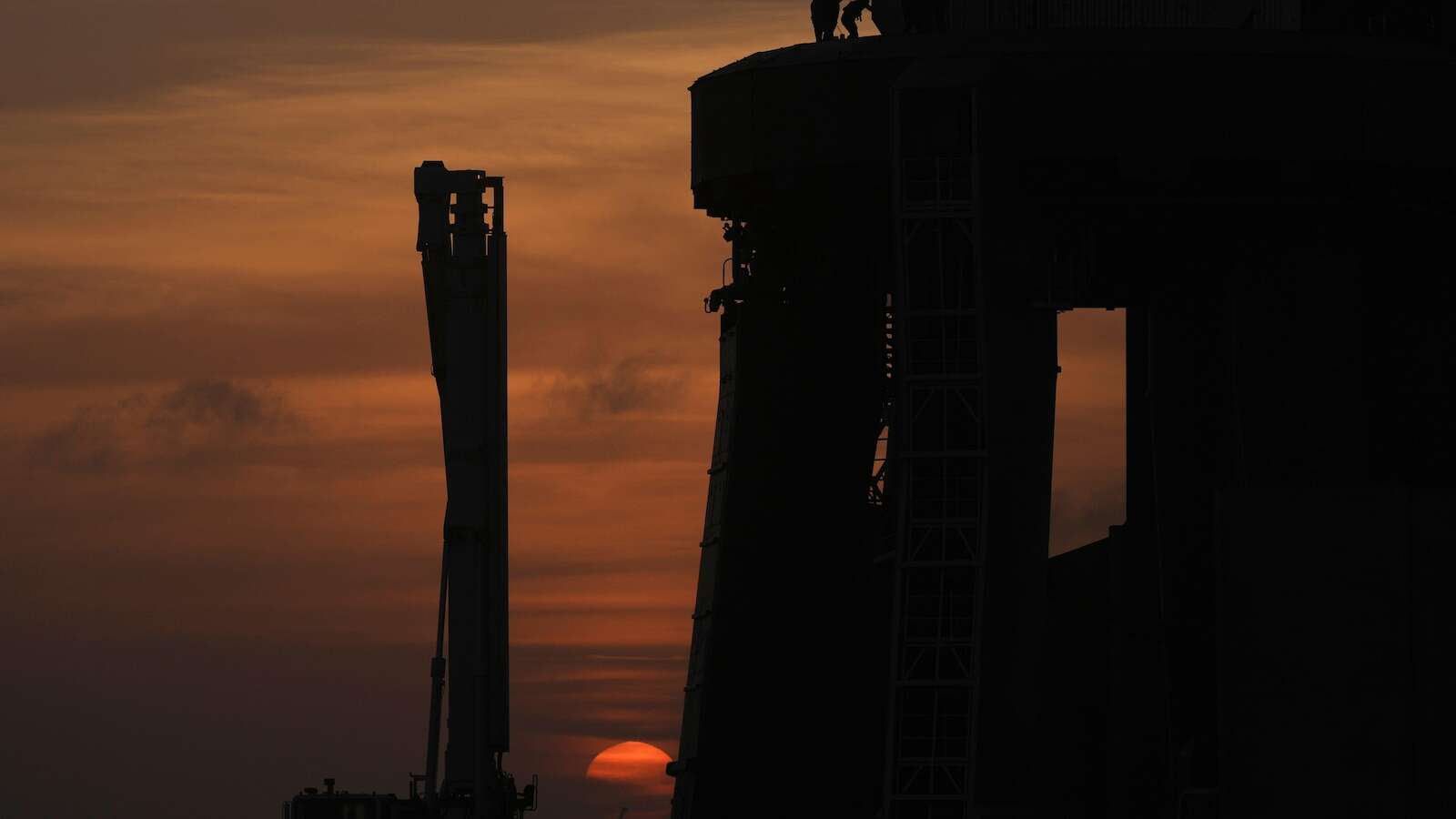 SpaceX launches giant Starship rocket, but passes up catching it with mechanical arms