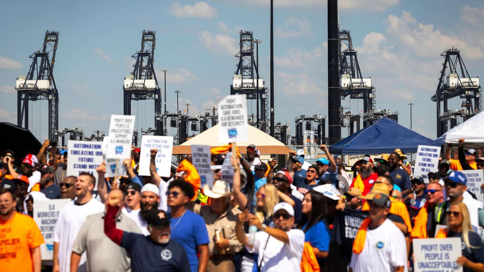 The president could invoke a 1947 law to try to suspend the dockworkers' strike. Here's how