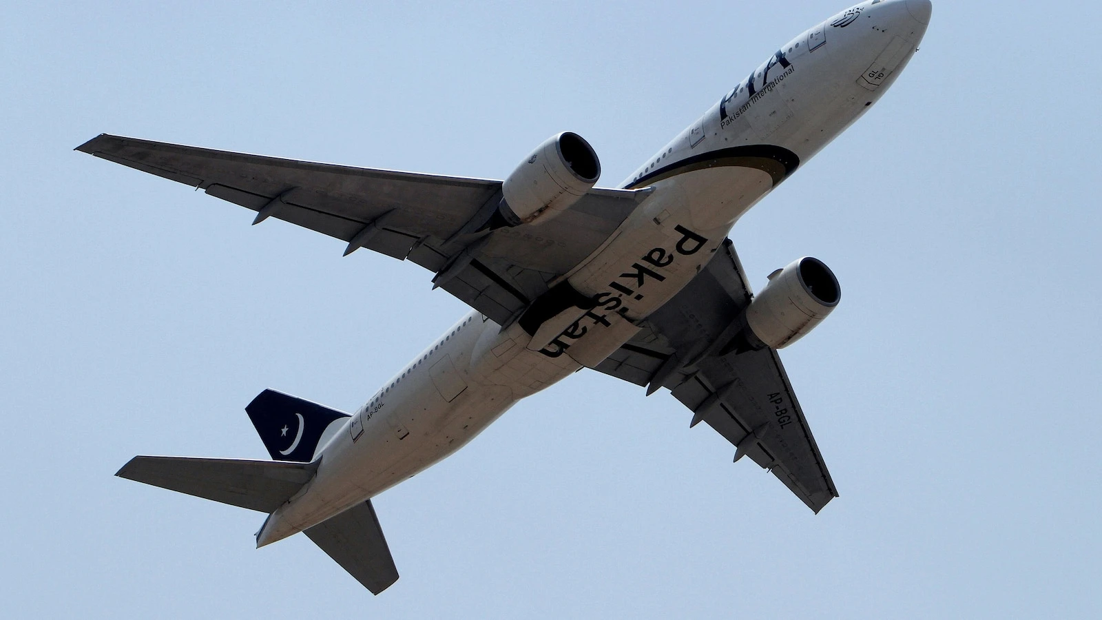 State-run Pakistan International Airlines resumes UK flights after 5-year ban