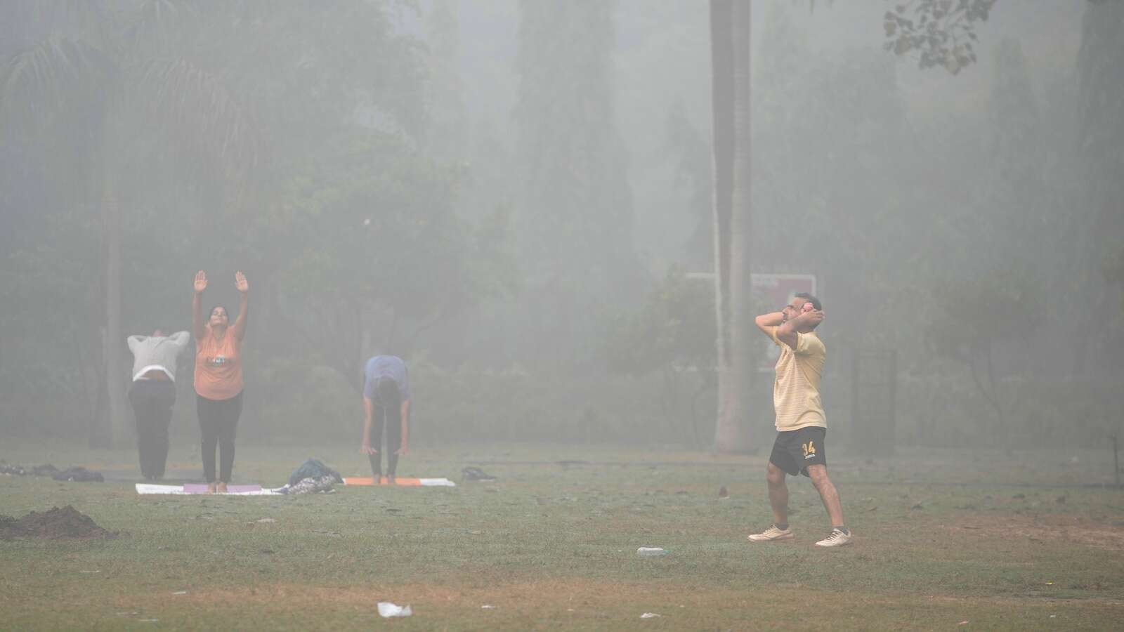 New Delhi closes schools, bans construction as air pollution shoots up to worst level this season