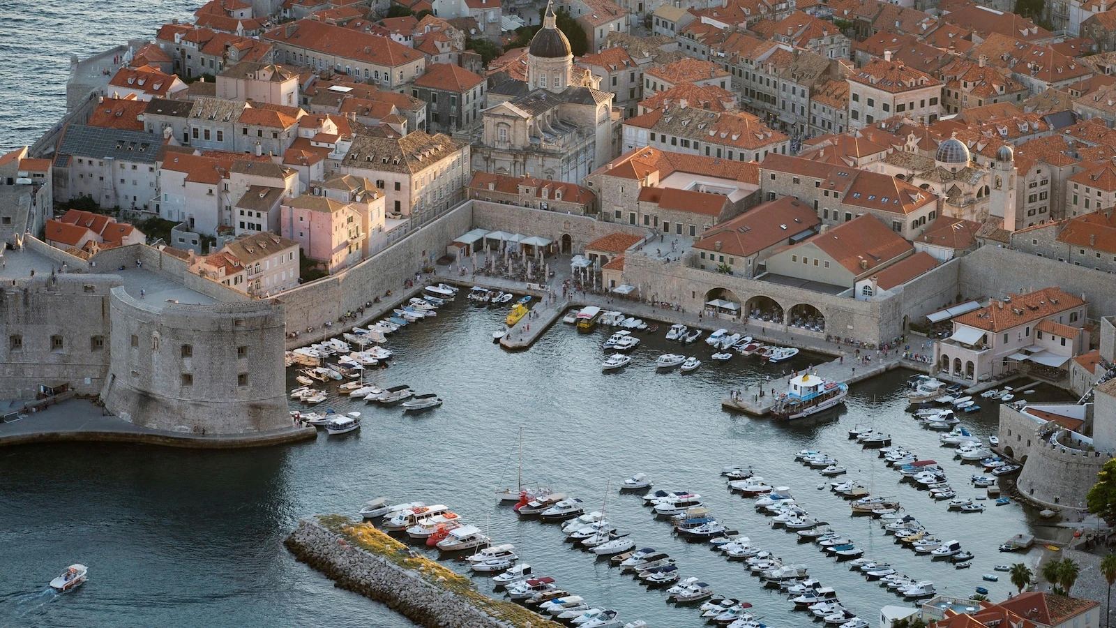 18th-century sunken boat discovered by chance under sea in Croatian city