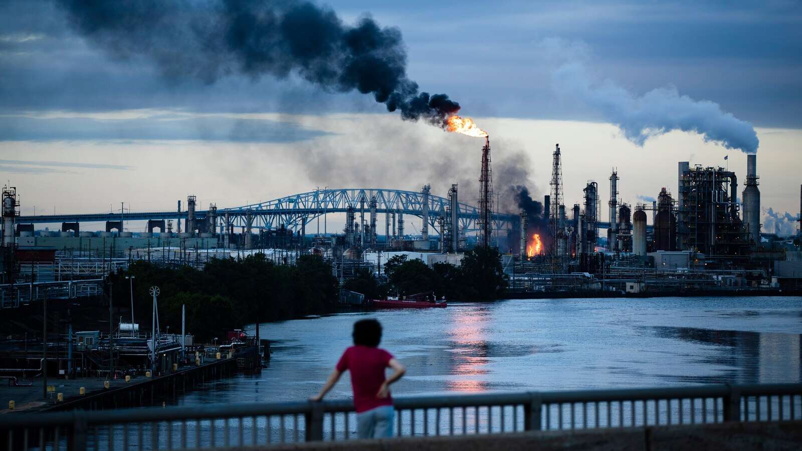 EPA reaches $4.2M settlement over 2019 explosion, fire at major Philadelphia refinery