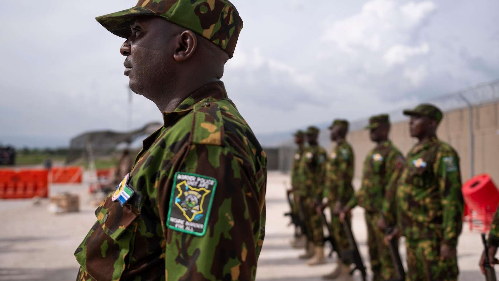 Jamaican soldiers and police arrive in Haiti to help fight criminal gangs