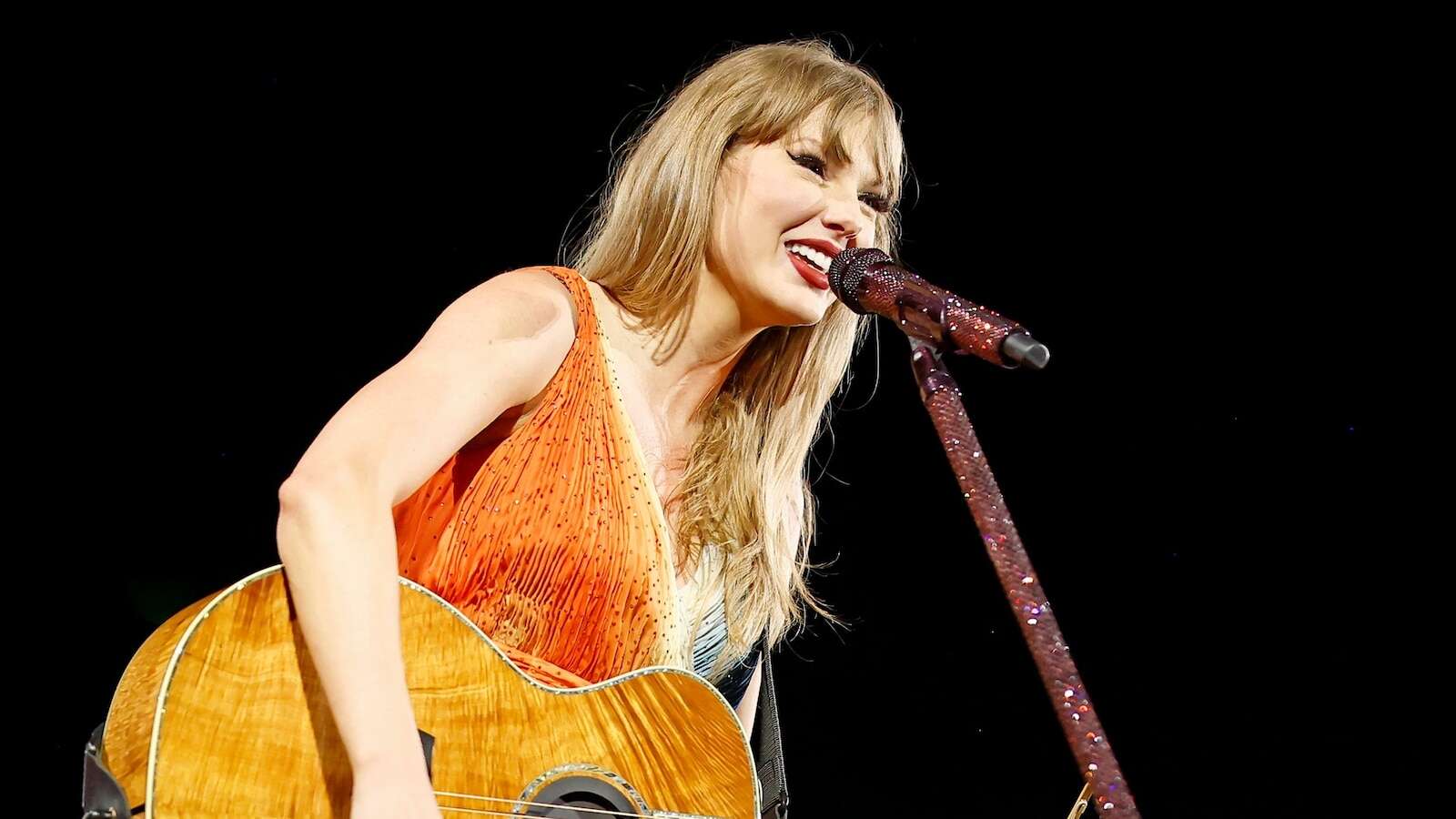 Taylor Swift reacts to Grammy noms at Eras Tour show in Toronto: 'It's so wonderful'Swift is on the final leg of her Eras Tour, which concludes Dec. 8 in Vancouver.11/15/2024 02:05:37 EST