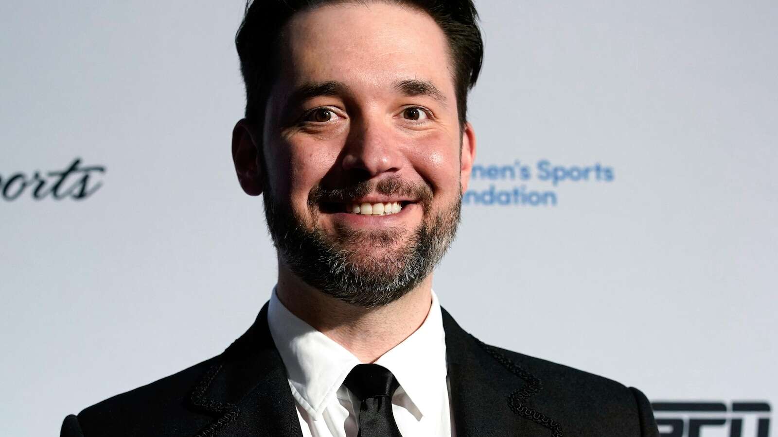 Reddit co-founder Alexis Ohanian joins bid to acquire TikTok