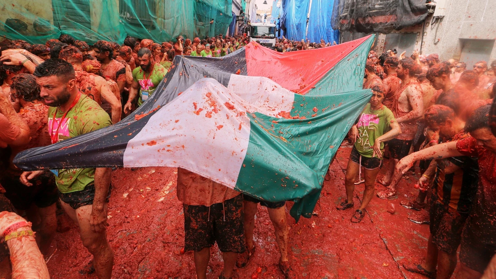 Tons of overripe tomatoes become projectiles in Spain's ‘Tomatina’ food fight