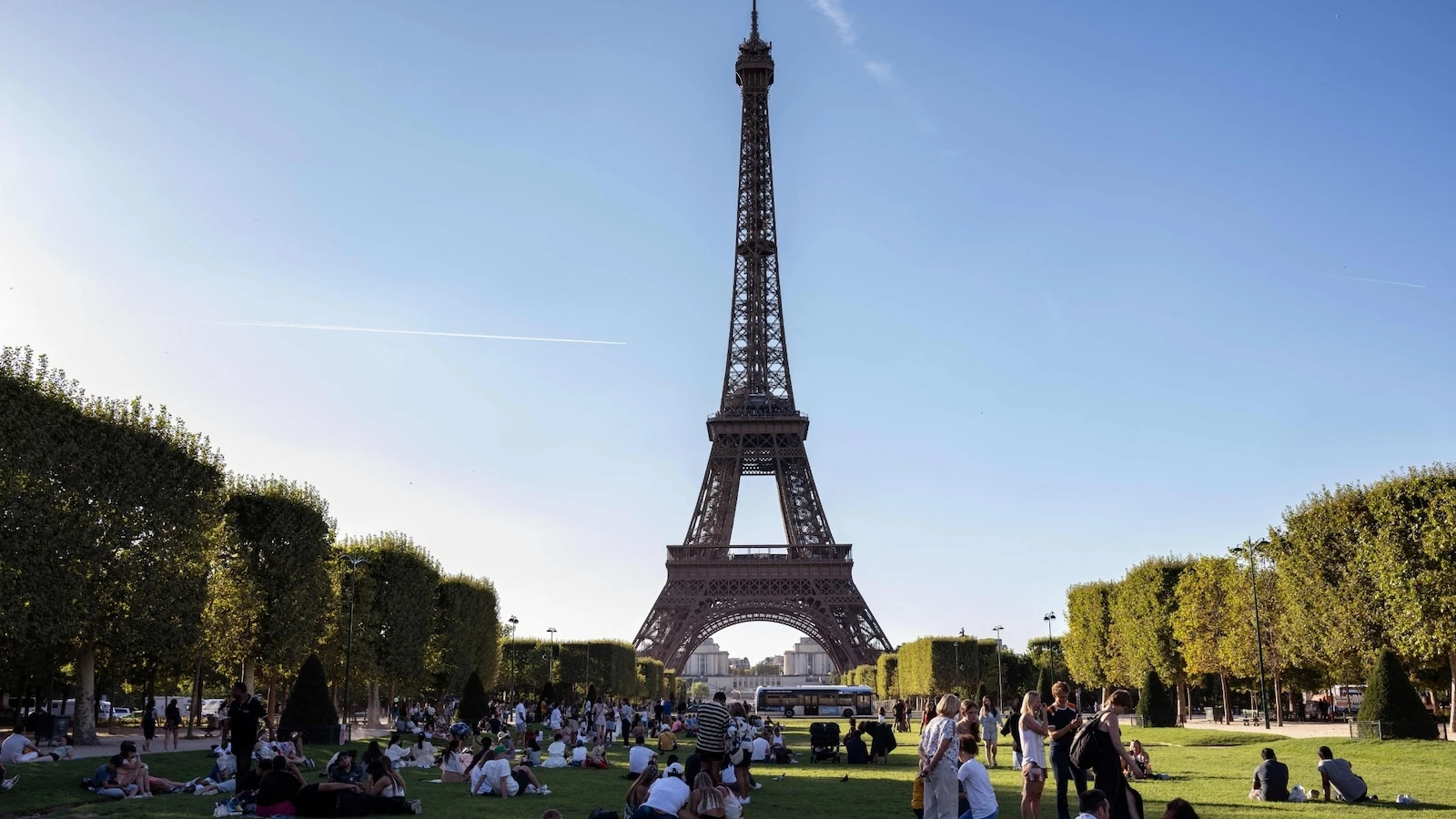 It's not too late to book summer travel, these tips make it easierBrian Kelly of The Points Guy explains 