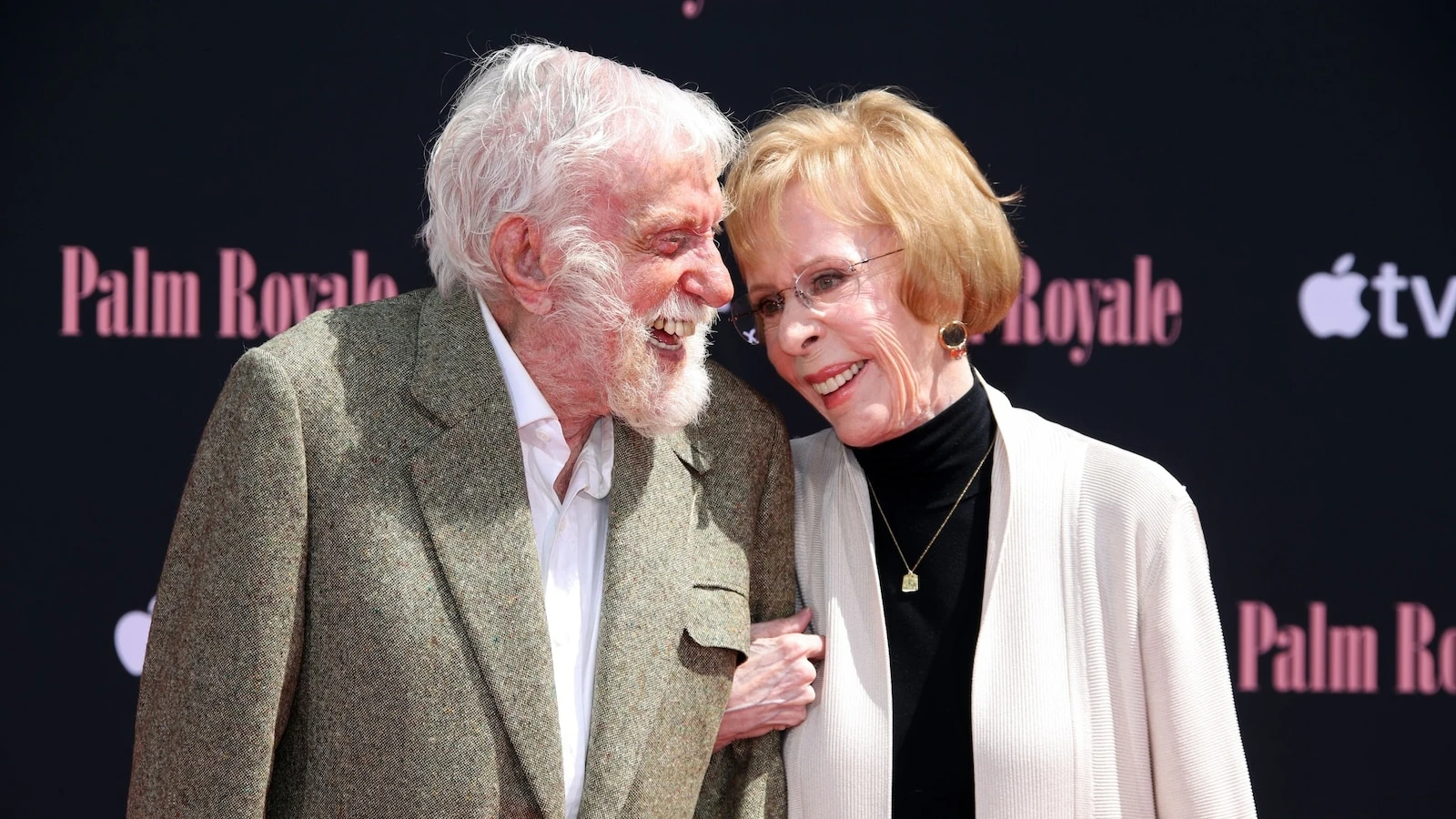 Dick Van Dyke, Jimmy Kimmel and more support Carol Burnett at Hollywood event: PhotosBurnett was honored with a hand and footprint ceremony at TCL Chinese Theatre.6/20/2024 04:44:00 EDT
